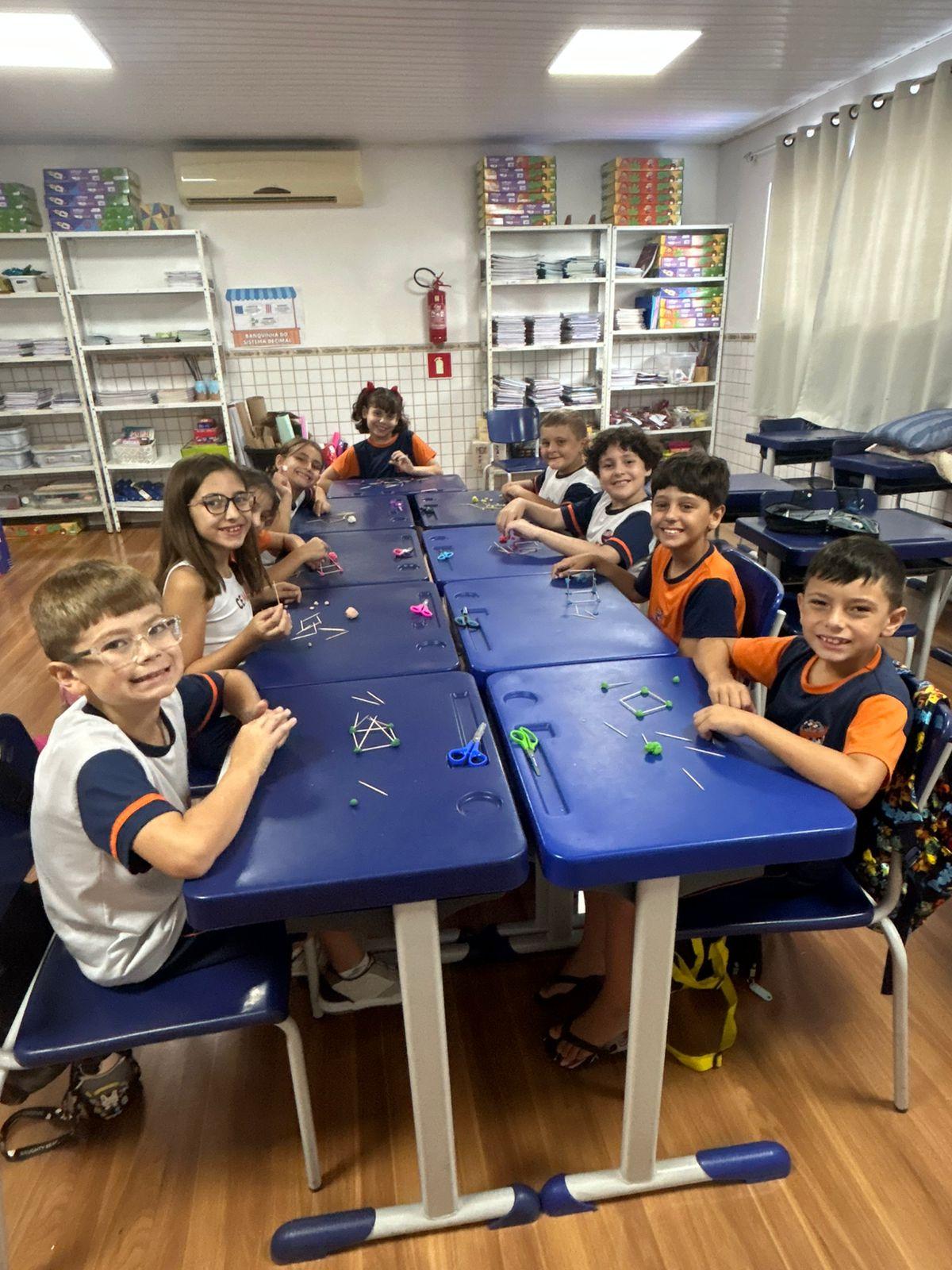 Explorando as formas geométrica espaciais